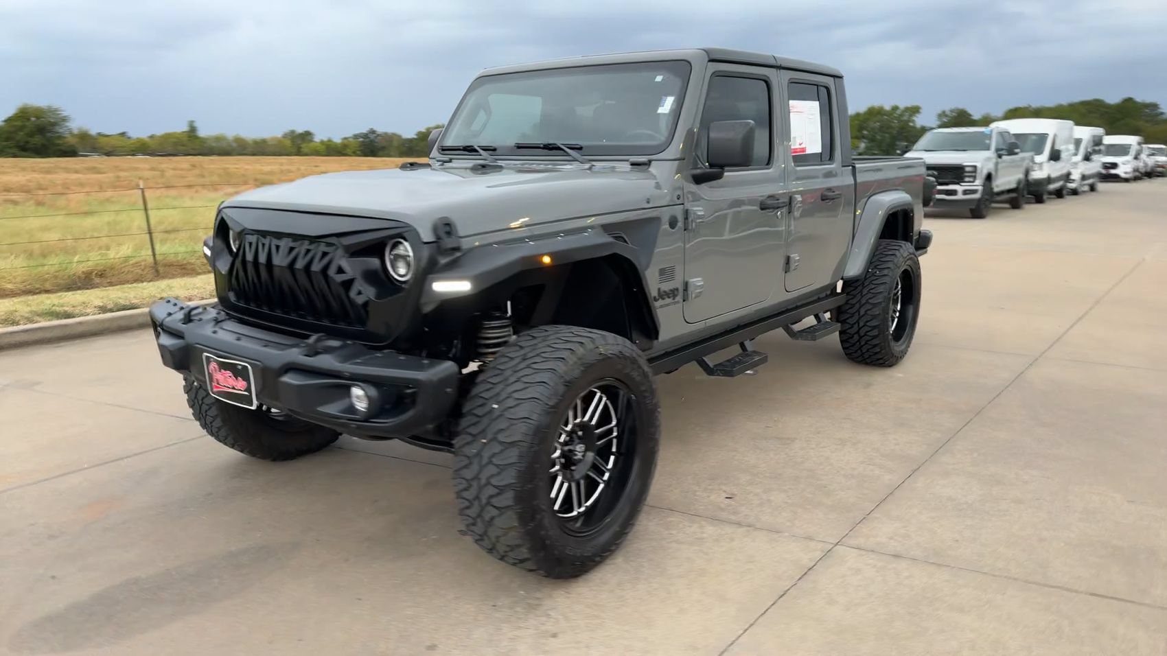 Used 2021 Jeep Gladiator Sport AWD/4WD image 3