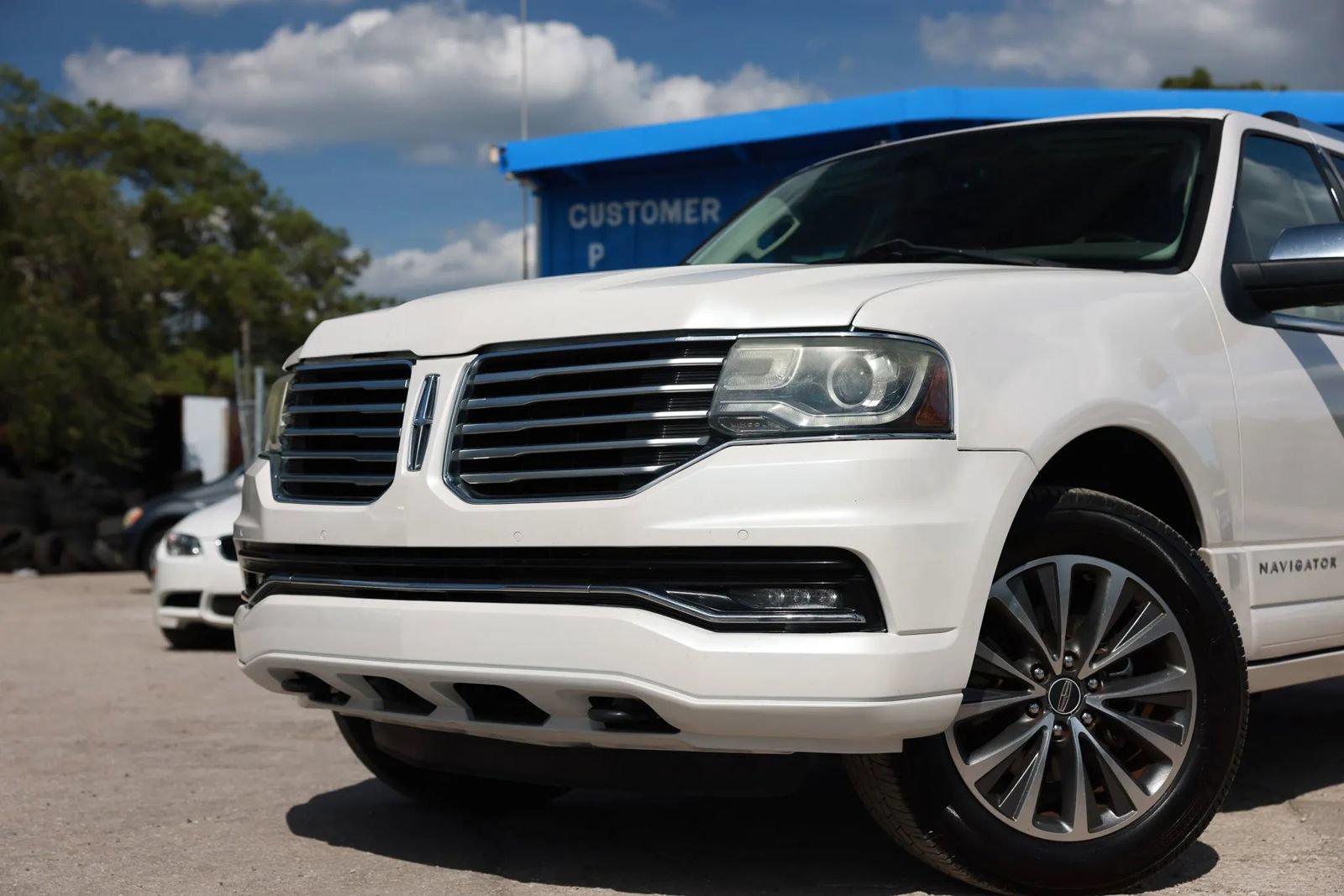 Used 2015 Lincoln Navigator L 2WD image 18