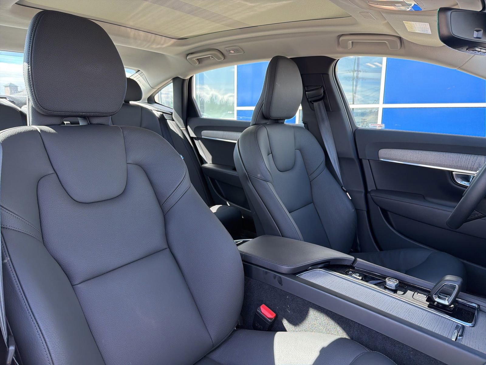 Certified 2025 Volvo S90 B6 Plus w/ Protection Package Premier image 18