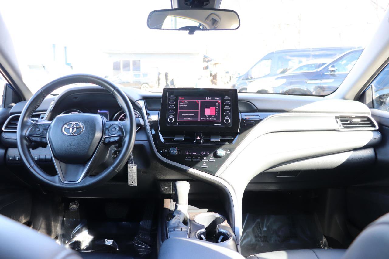 Used 2024 Toyota Camry SE image 16