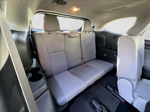 Used 2021 Toyota Highlander L image 30