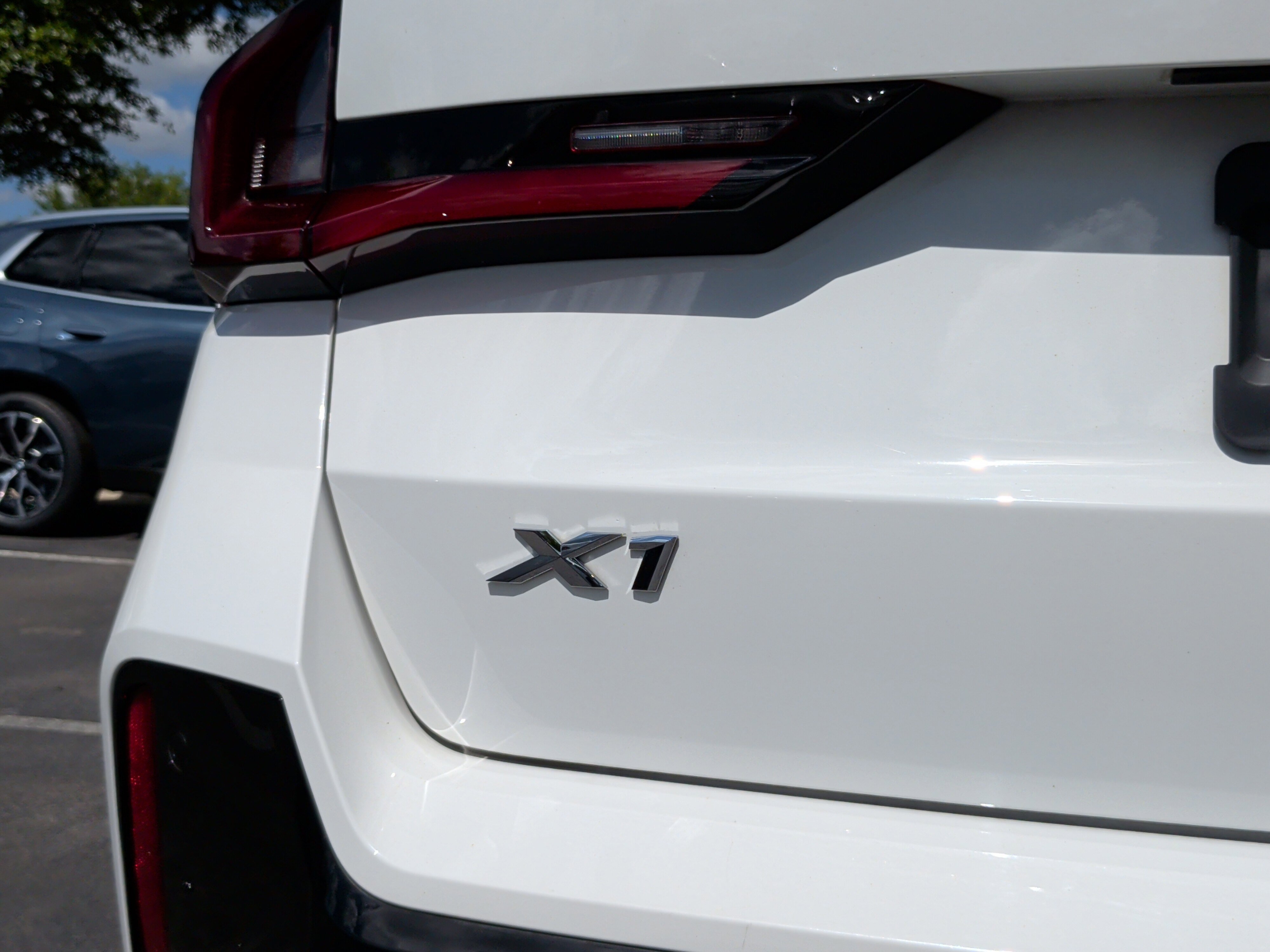 Used 2023 BMW X1 xDrive28i w/ Premium Package image 11