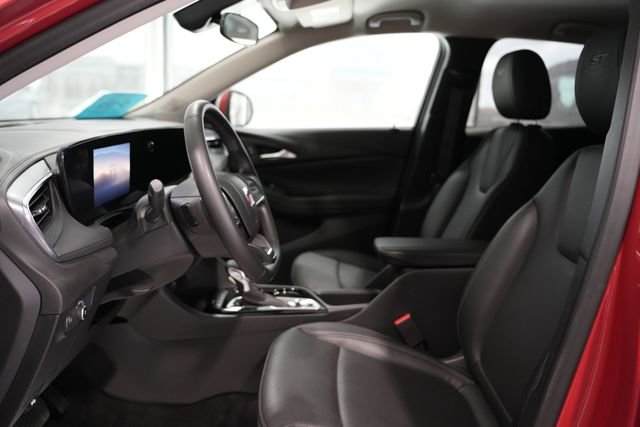 Used 2024 Buick Encore GX Sport Touring AWD/4WD image 13