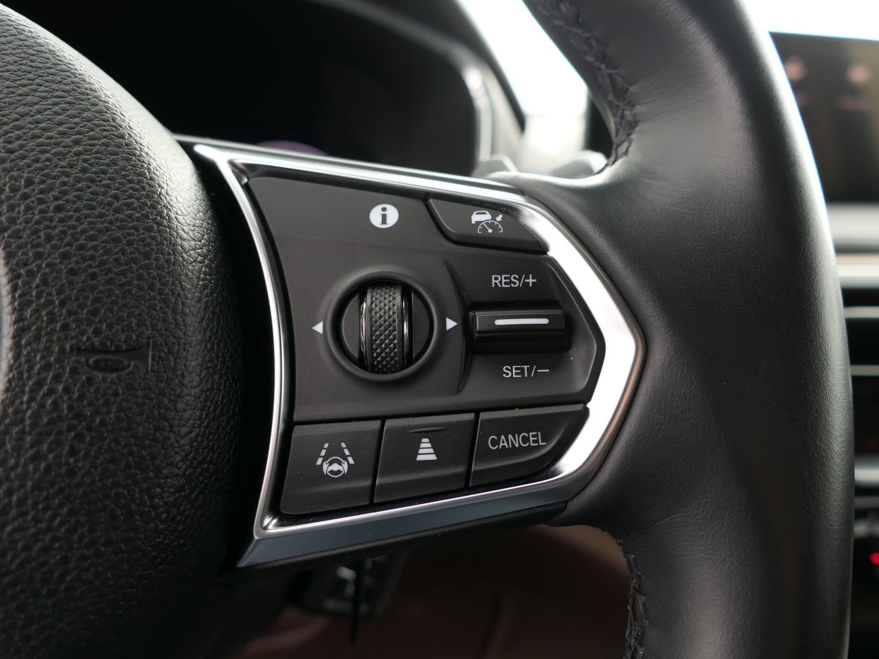 Used 2023 Acura MDX FWD w/ Technology Package image 14