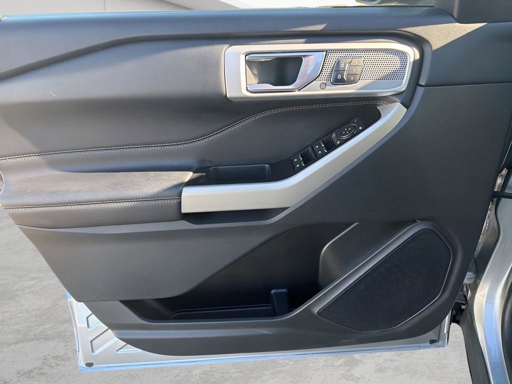 Used 2022 Ford Explorer Limited w/ Equipment Group 301A image 24