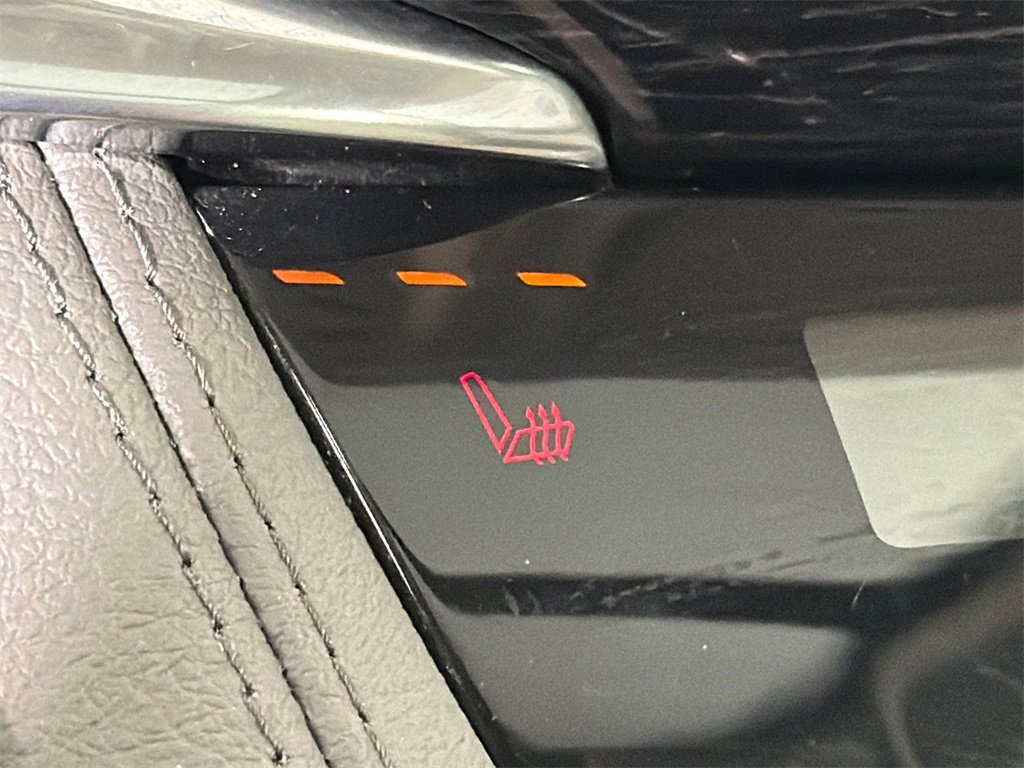 Used 2020 Cadillac XT6 Premium Luxury image 32