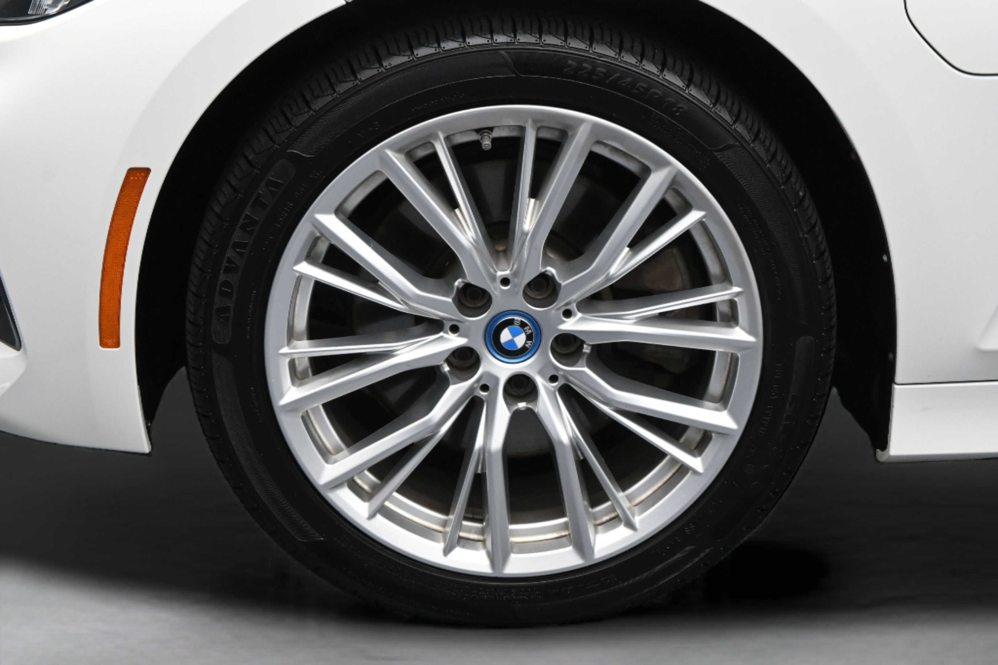 Used 2024 BMW 330e xDrive AWD/4WD image 10