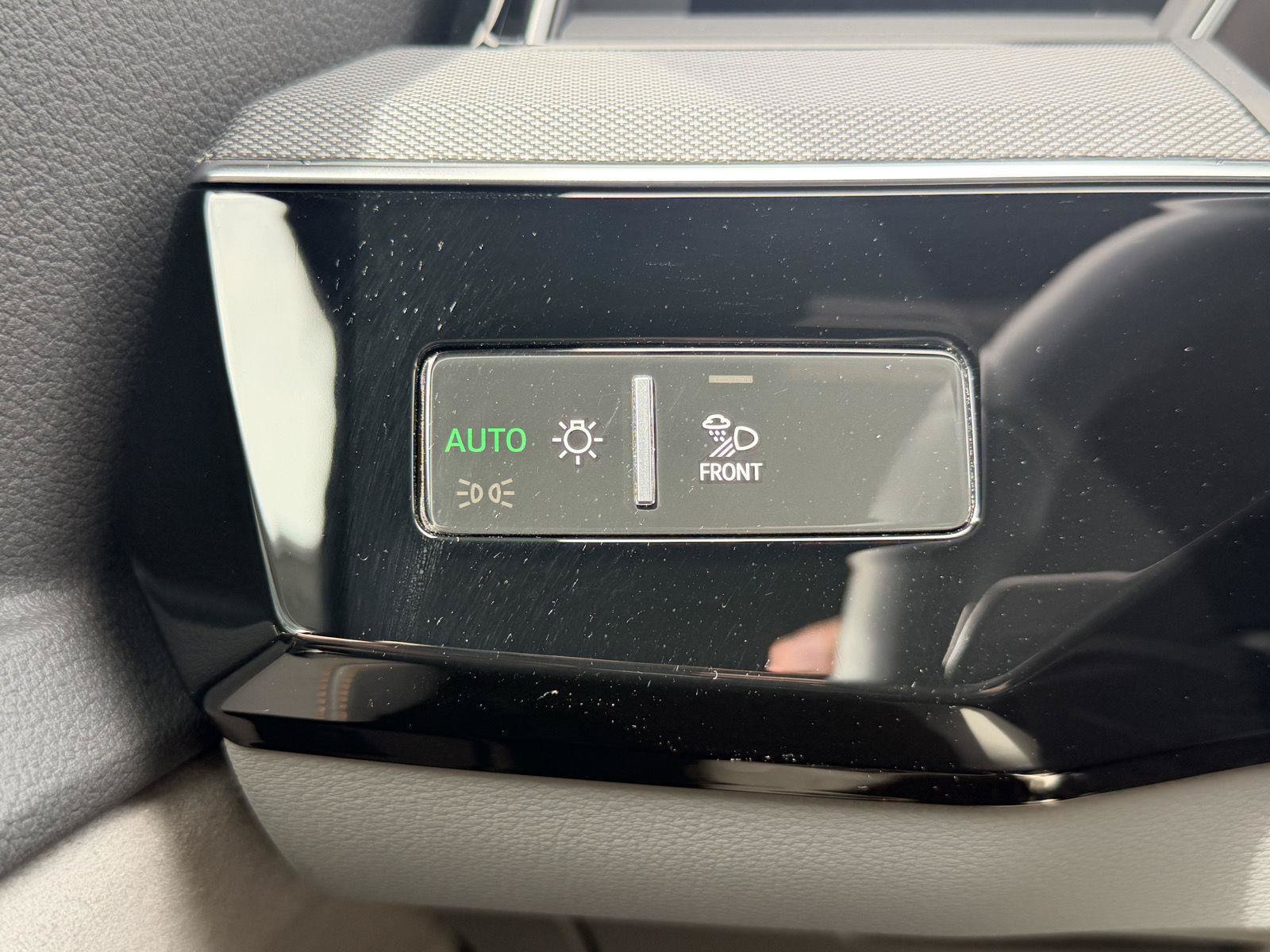 Certified 2024 Audi Q8 e-tron Premium w/ Prestige Package AWD/4WD image 40