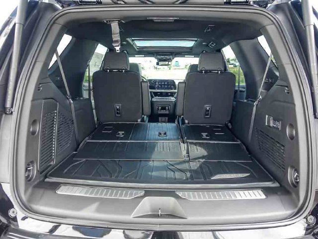 New 2027 Chevrolet Tahoe Premier w/ Sun And Tow Package AWD/4WD image 9