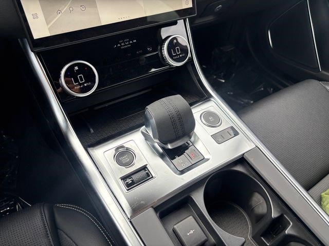 New 2024 Jaguar XF R-Dynamic SE AWD/4WD image 29