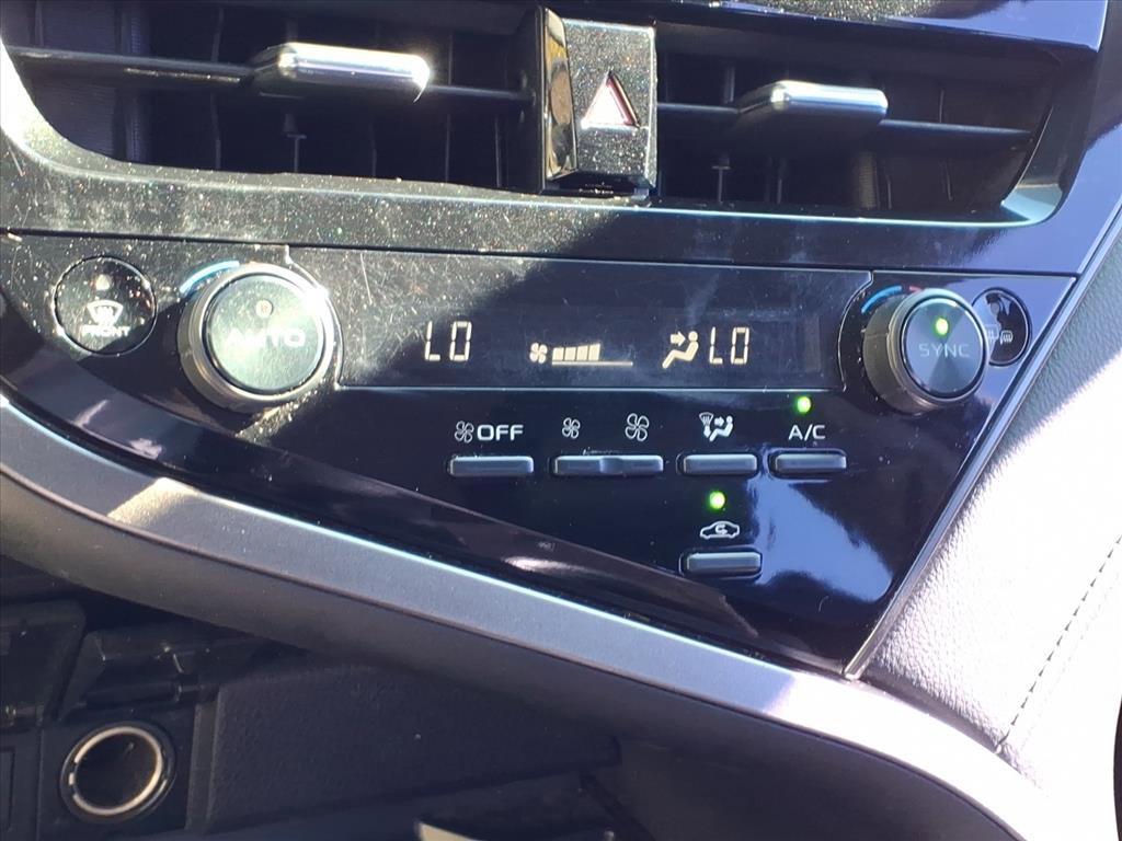 Used 2022 Toyota Camry XSE image 14