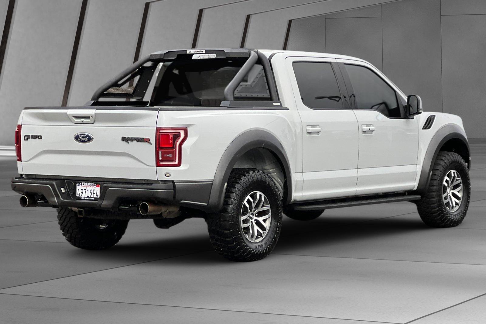 Used 2017 Ford F150 Raptor w/ Equipment Group 802A Luxury image 4