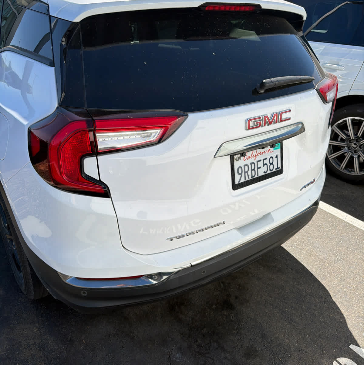 Used 2024 GMC Terrain AT4 w/ Tech Package AWD/4WD image 9