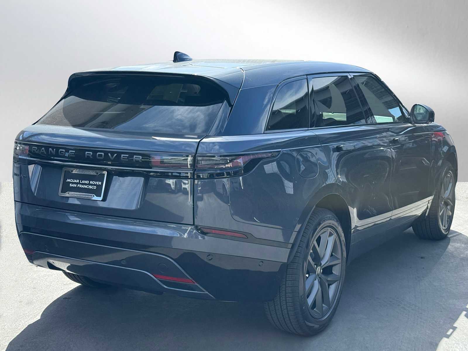 New 2026 Land Rover Range Rover Velar Dynamic SE image 5
