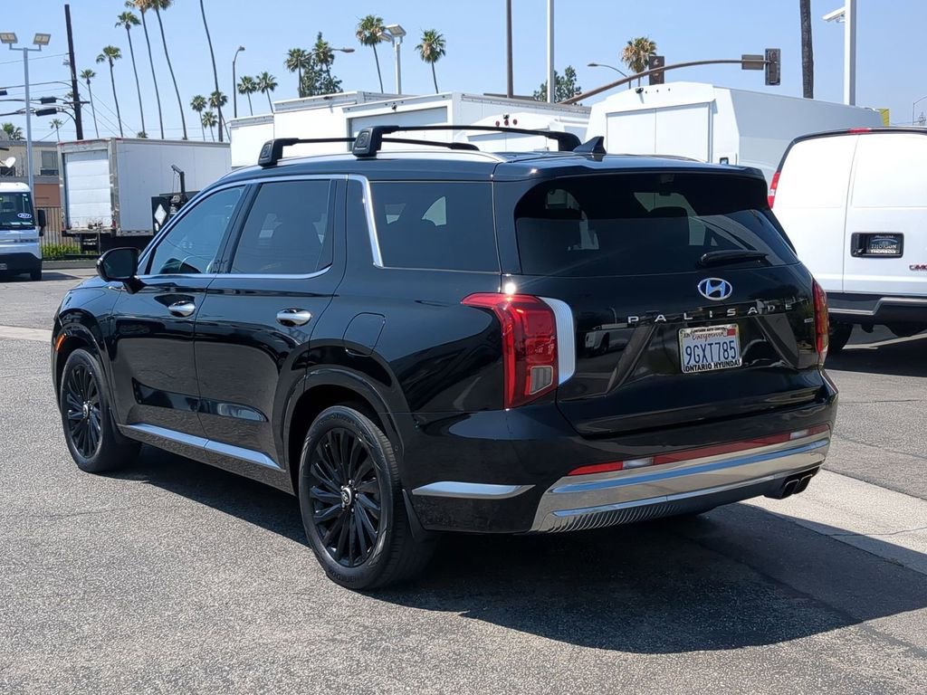 Used 2023 Hyundai Palisade Calligraphy image 4