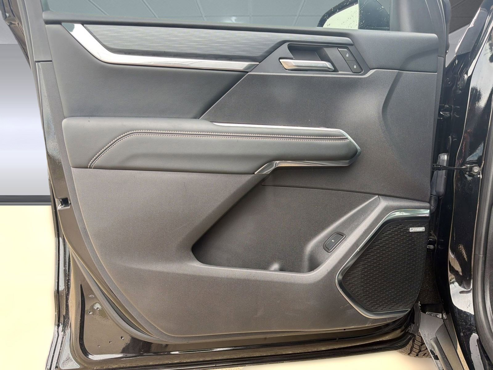 Used 2025 GMC Acadia Elevation w/ Elevation Premium Package FWD image 21