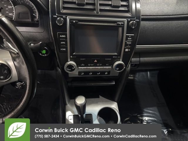 Used 2014 Toyota Camry SE w/ Moonroof Package image 16