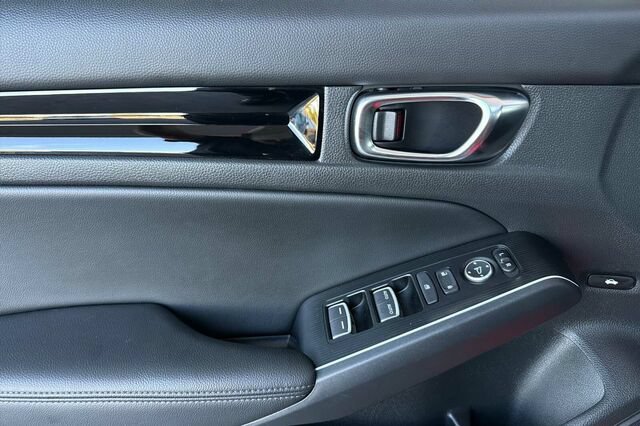 Certified 2025 Honda Civic Sport Touring image 11
