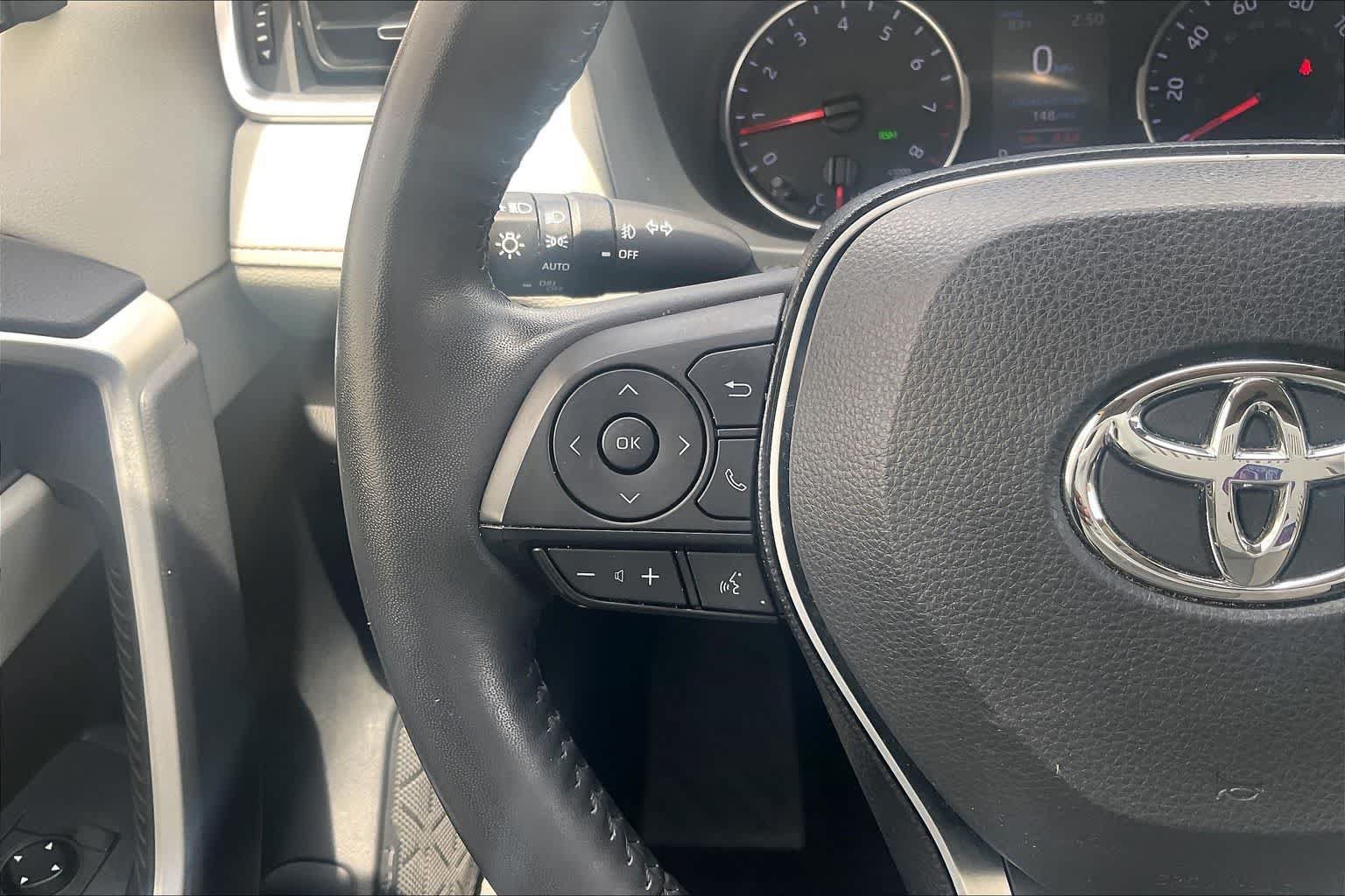 Used 2020 Toyota RAV4 XLE Premium AWD/4WD image 23