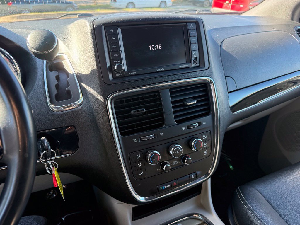 Used 2019 Dodge Grand Caravan SXT FWD image 18