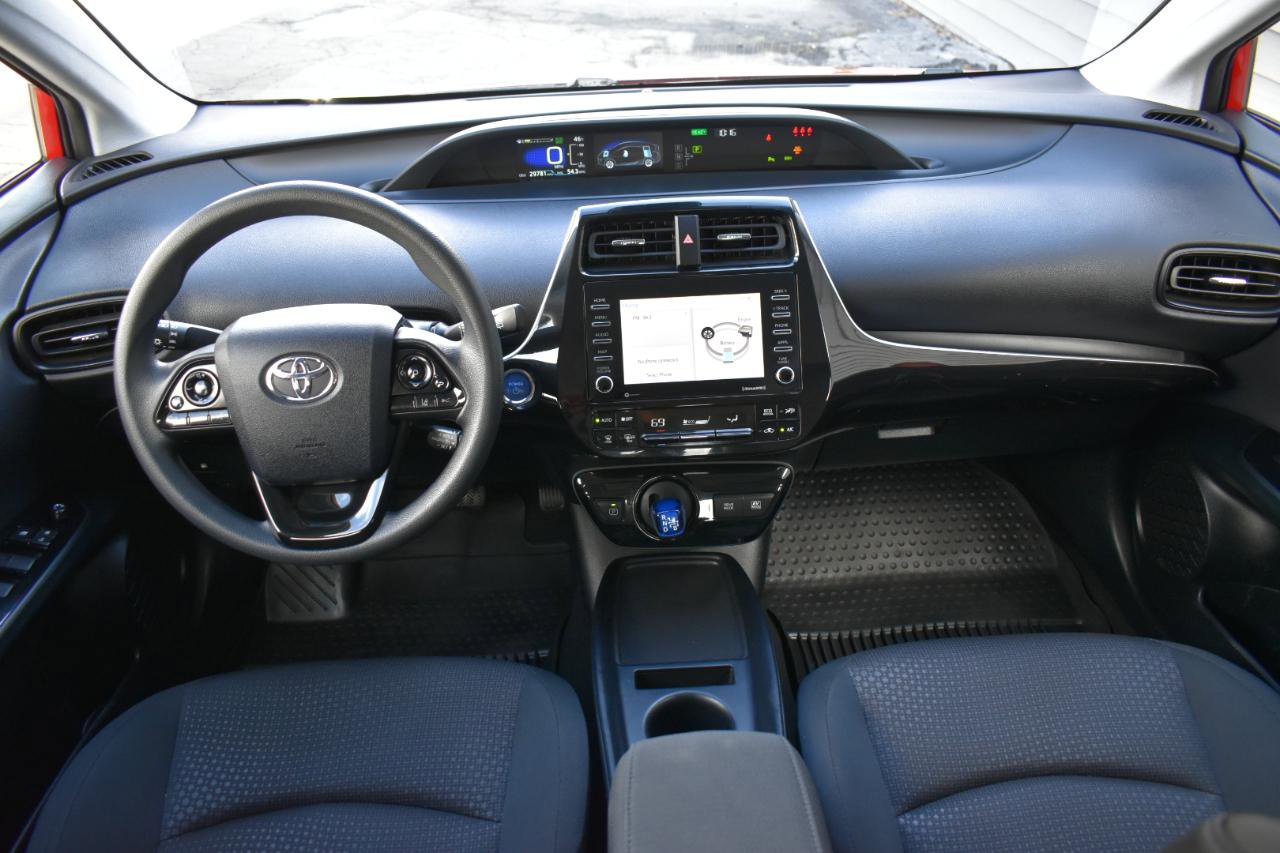 Used 2022 Toyota Prius LE FWD image 11
