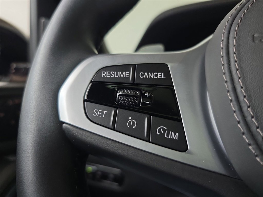 Used 2021 BMW X7 M50i w/ Executive Package image 21