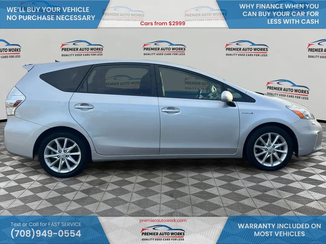 Used 2013 Toyota Prius V Five image 8