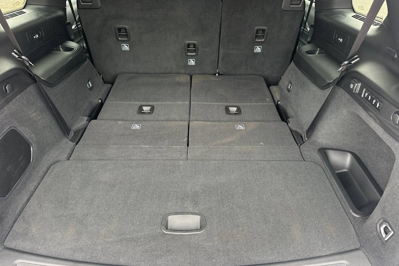 Used 2023 Jeep Grand Cherokee L Overland RWD image 15