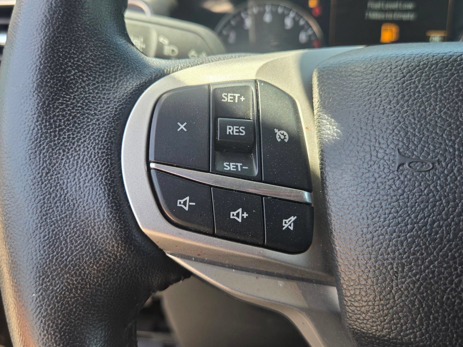Used 2023 Ford Explorer XLT w/ Equipment Group 202A RWD image 19