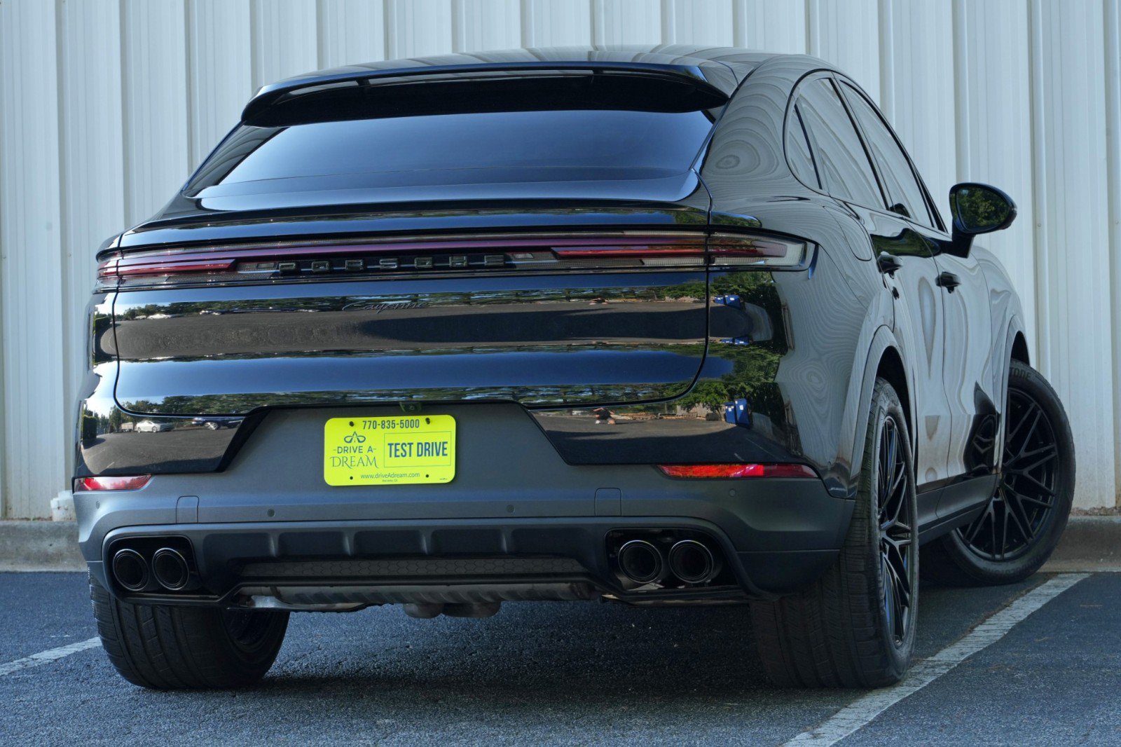 Used 2025 Porsche Cayenne Coupe AWD/4WD image 5