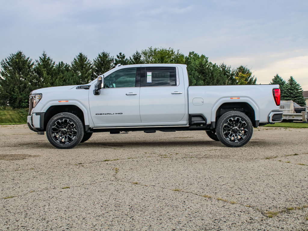 New 2026 GMC Sierra 2500 Denali Ultimate w/ LPO, Black Badging Package AWD/4WD image 4