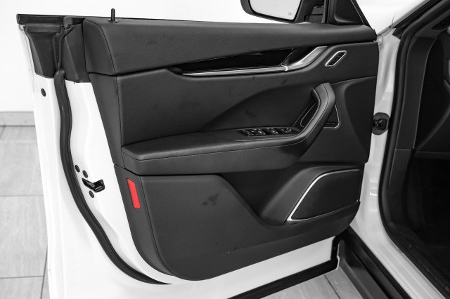 Used 2019 Maserati Levante image 38