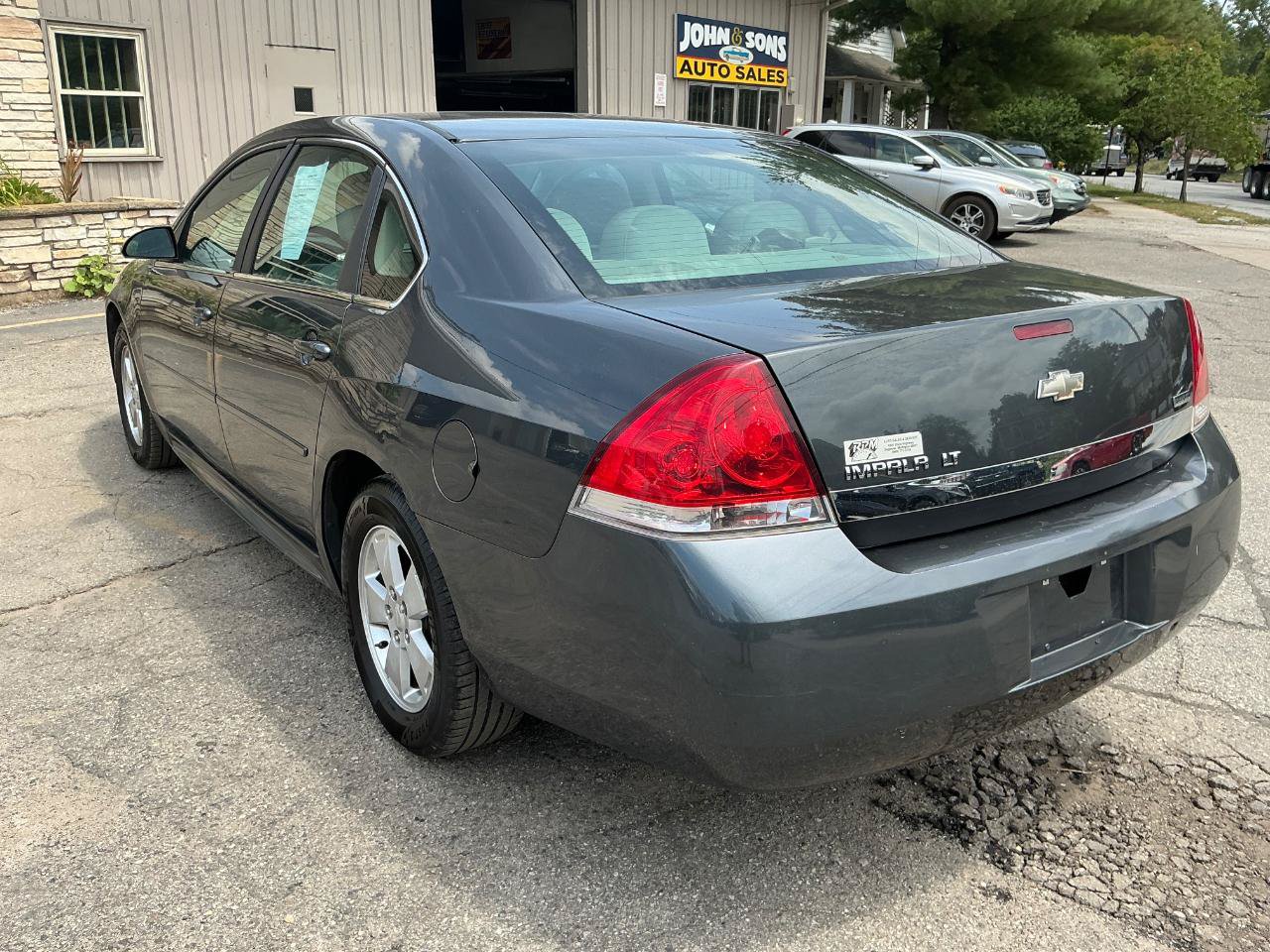 Used 2011 Chevrolet Impala LT FWD image 5