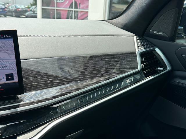 Used 2025 BMW X7 xDrive40i w/ Executive Package AWD/4WD image 25