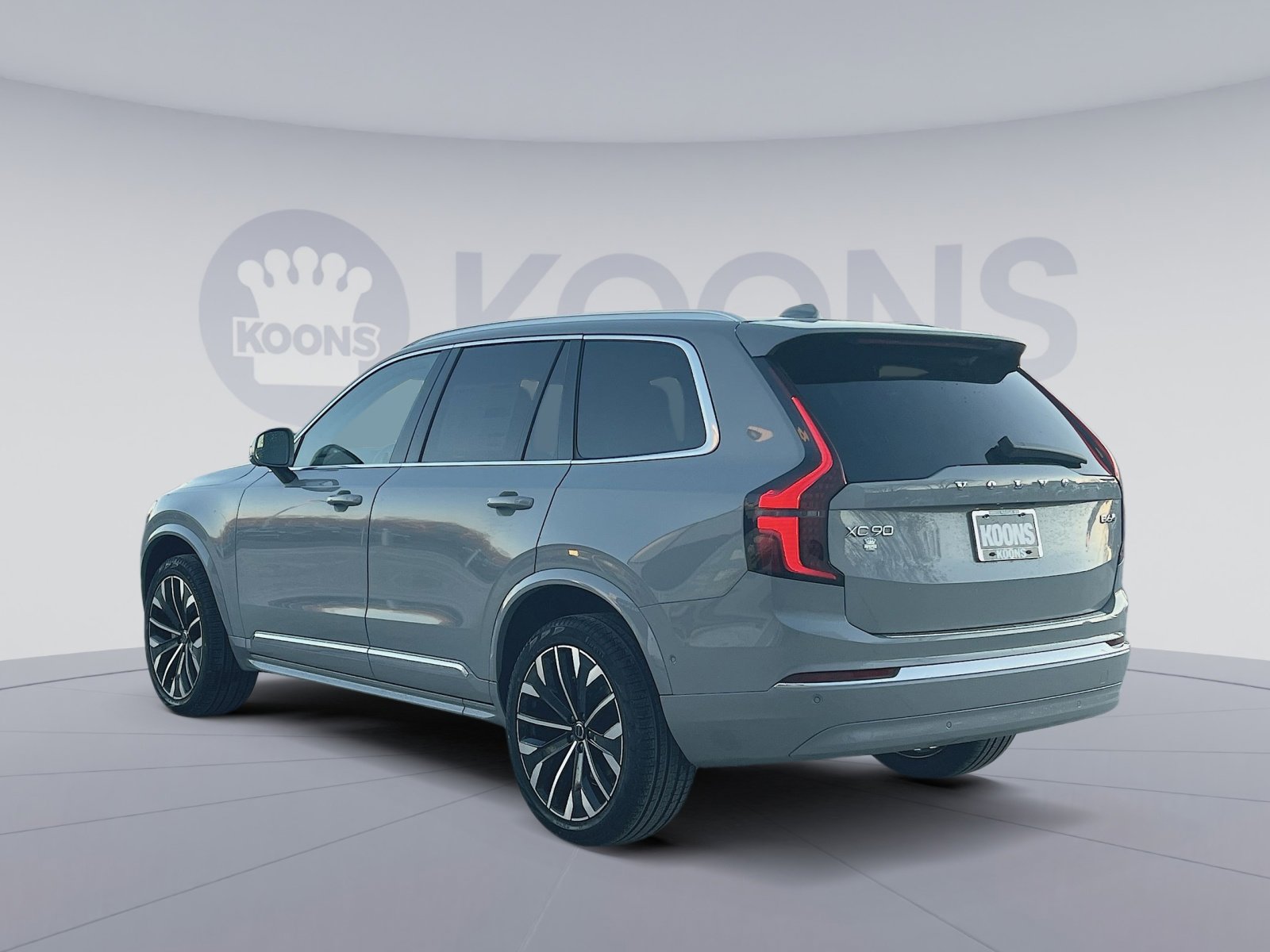 New 2026 Volvo XC90 B6 Plus w/ Protection Package Premier AWD/4WD image 4