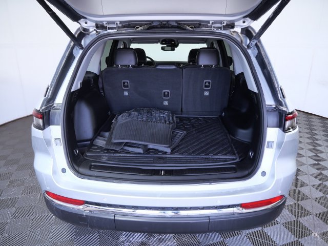 Used 2023 Jeep Grand Cherokee Limited AWD/4WD image 25