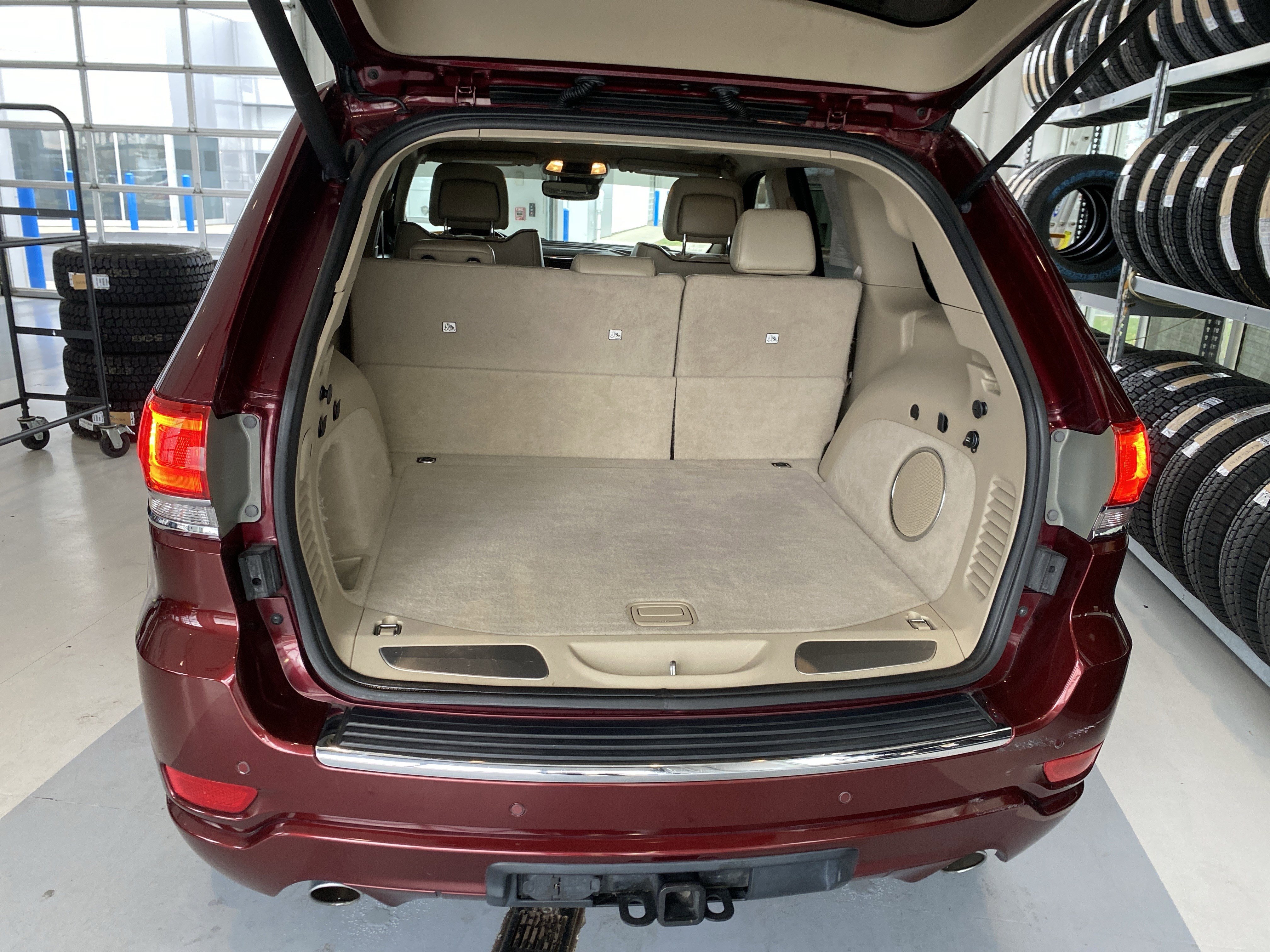 Used 2018 Jeep Grand Cherokee Overland image 7