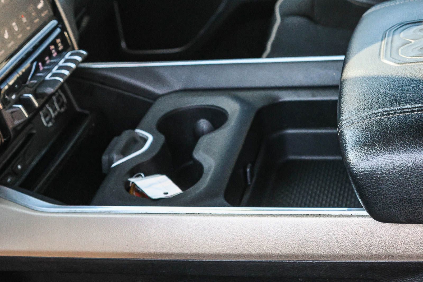 Used 2019 RAM 1500 Laramie image 30