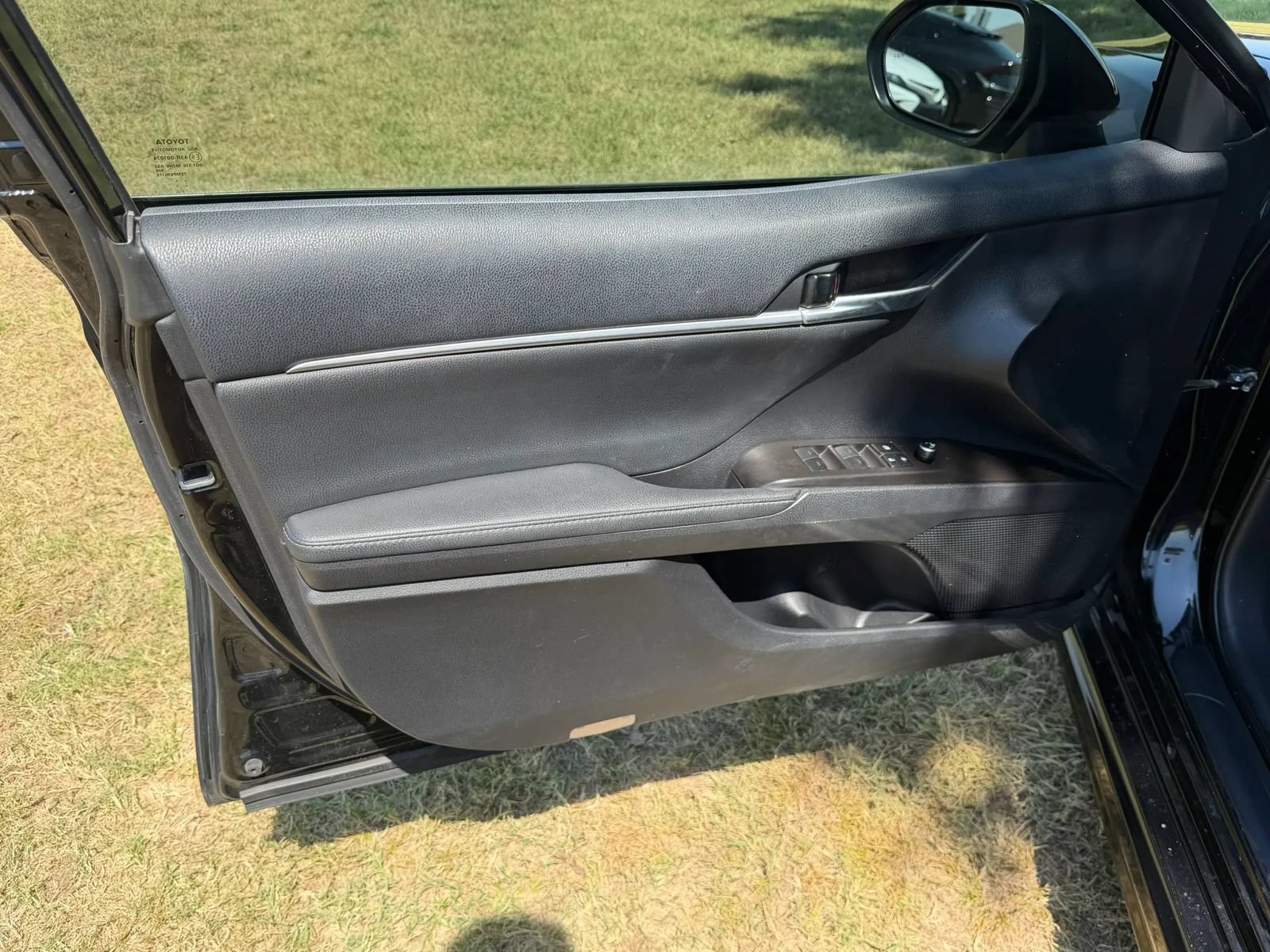 Used 2023 Toyota Camry XSE FWD image 10