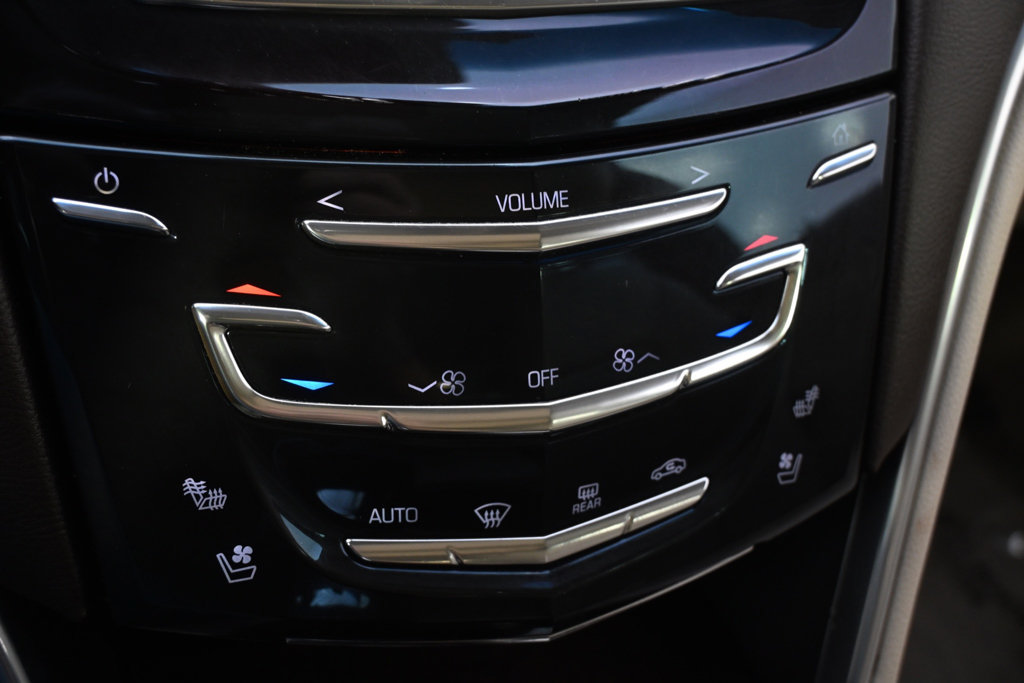 Used 2013 Cadillac XTS Premium AWD/4WD image 31