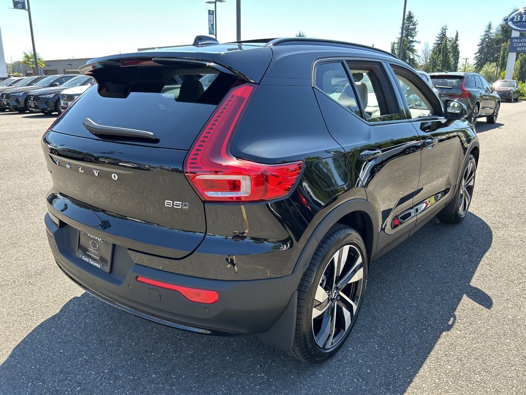 New 2026 Volvo XC40 B5 Ultra w/ Protection Package Premier image 2