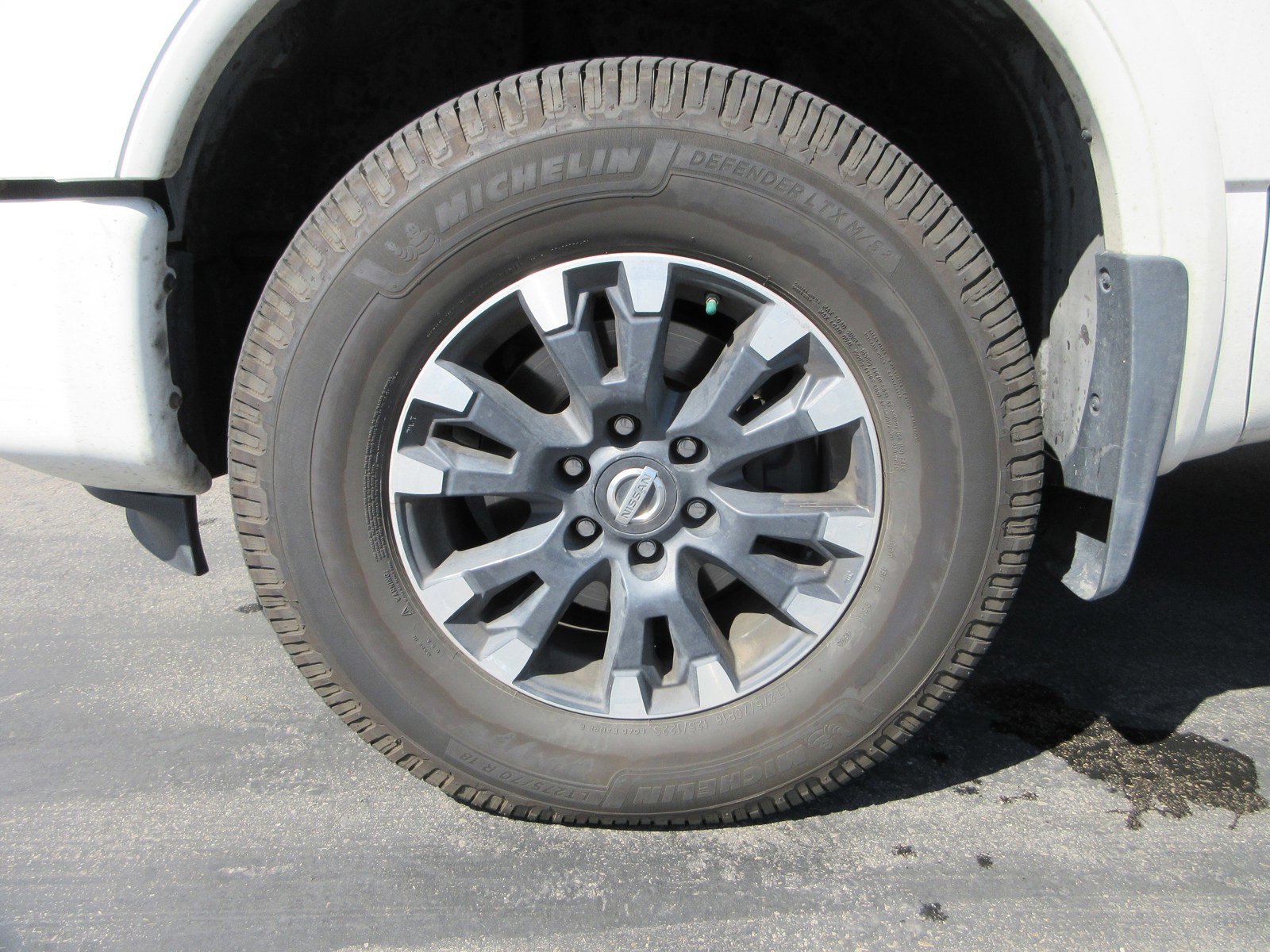 Used 2017 Nissan Titan PRO-4X image 19