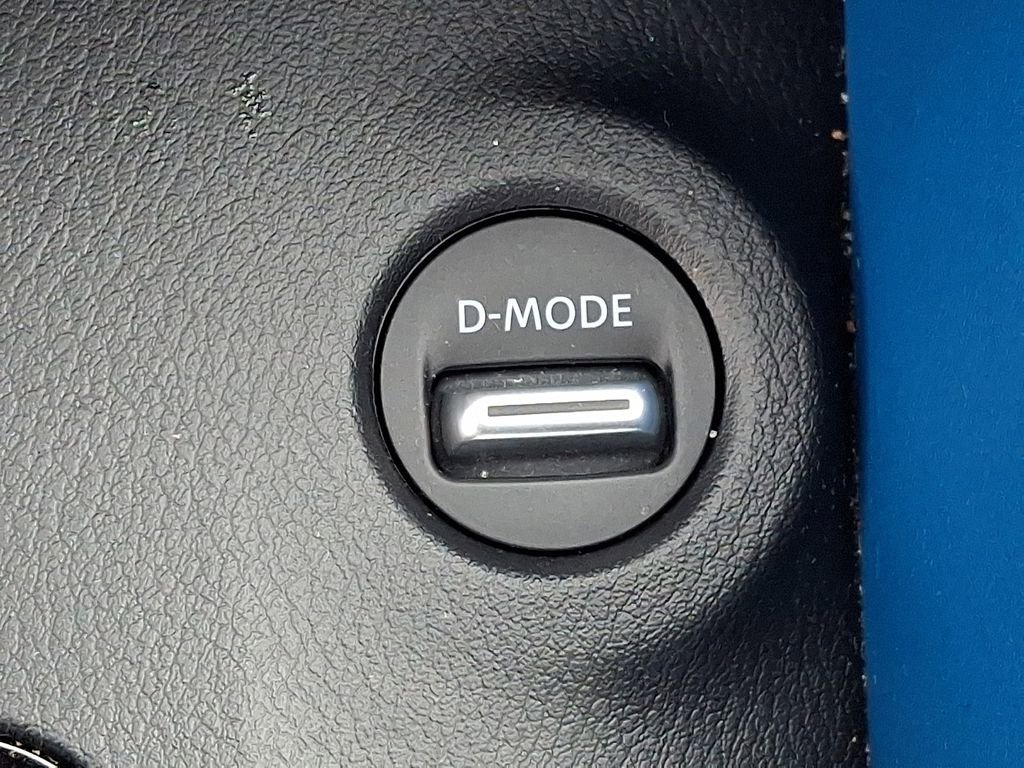 Used 2024 Nissan Z Performance w/ Floor Mat Package image 28