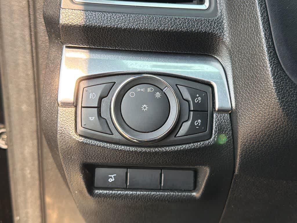 Used 2017 Ford Explorer Limited w/ Equipment Group 301A FWD image 31