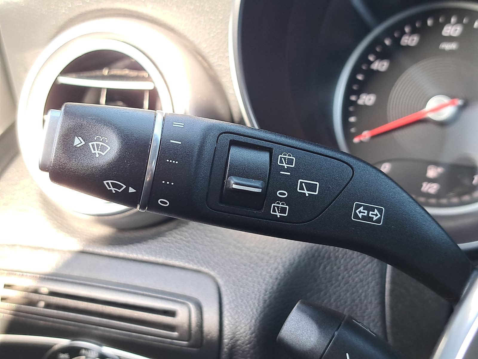 Used 2021 Mercedes-Benz GLC 300 image 29
