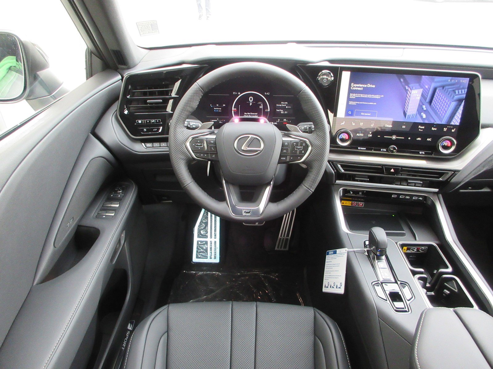 New 2025 Lexus TX 500h AWD image 36