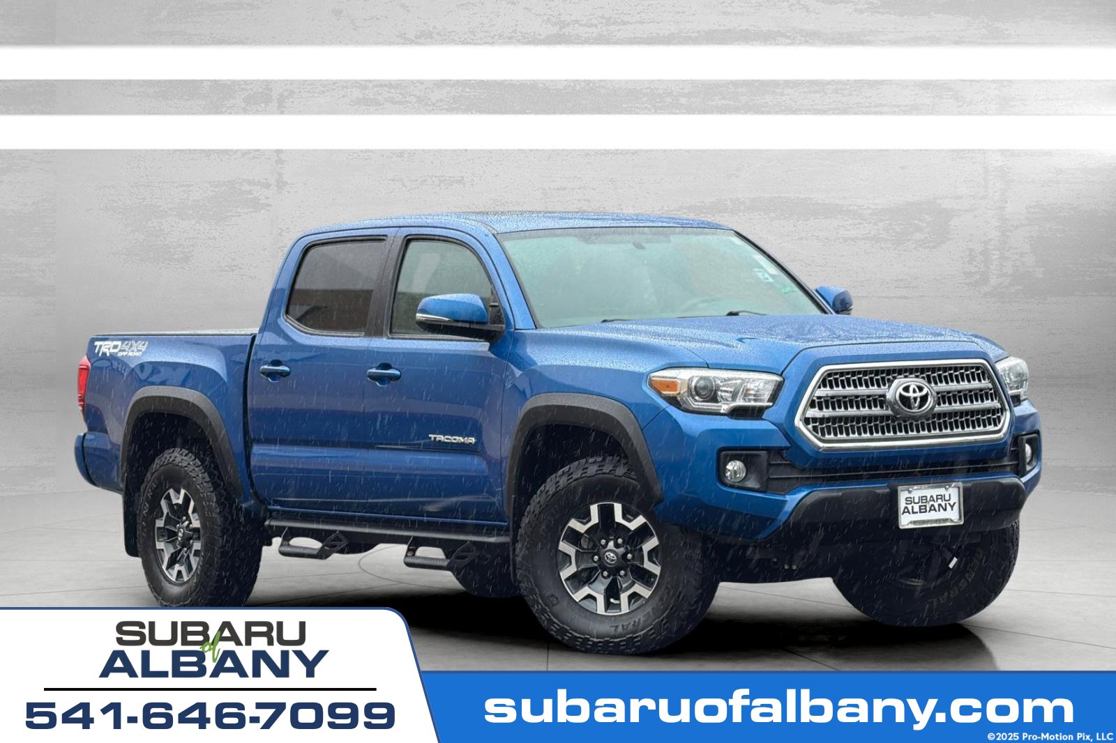 Used 2017 Toyota Tacoma TRD Off-Road image 1