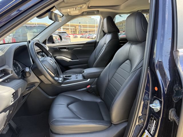 Used 2023 Toyota Highlander XLE FWD image 30
