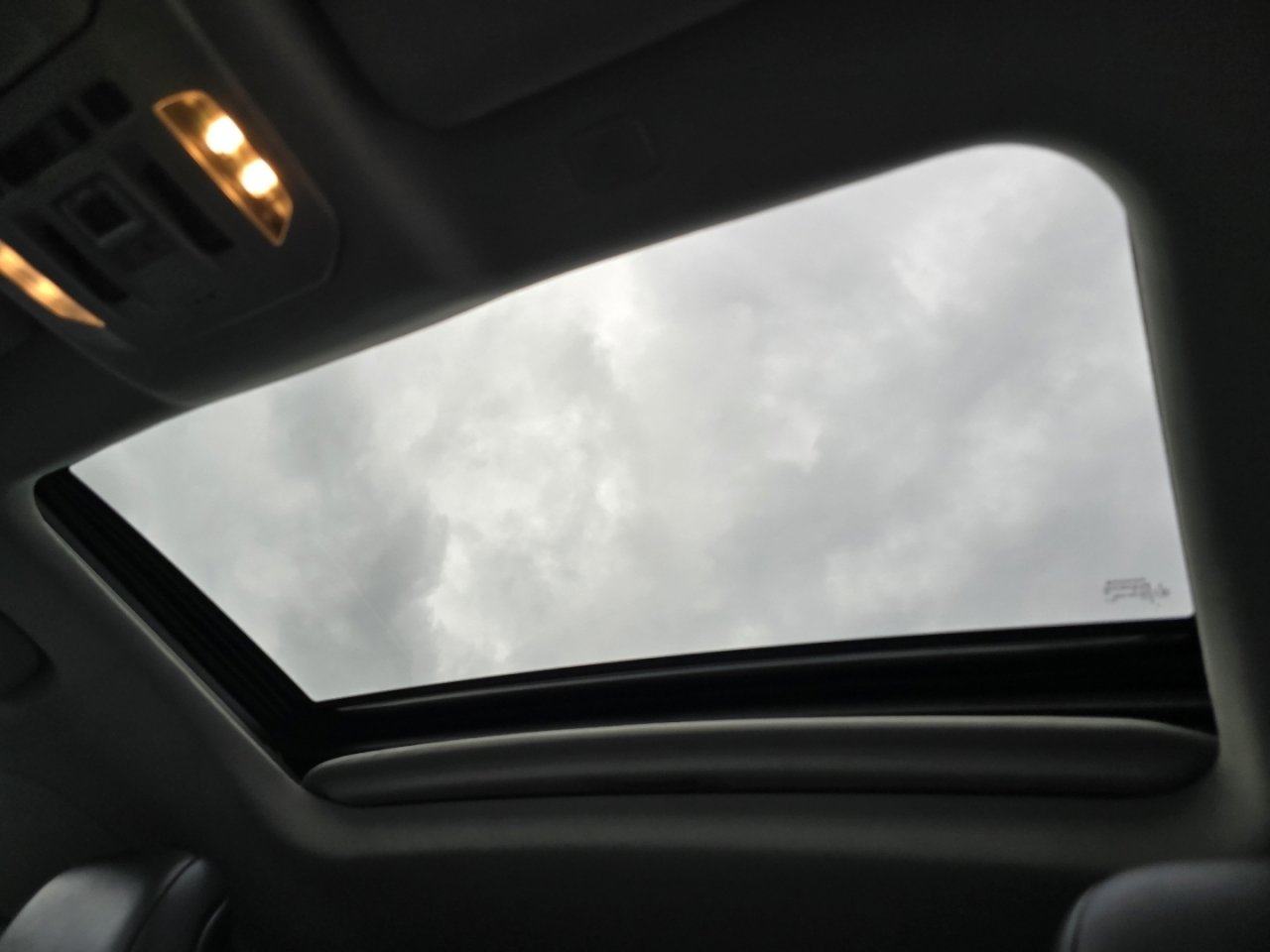 Used 2021 Toyota Highlander XLE image 16