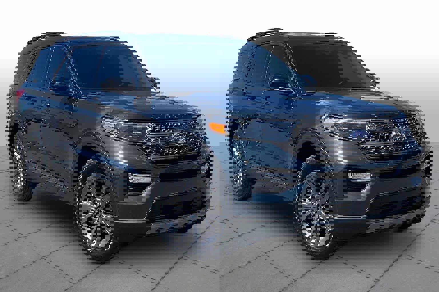 Certified 2023 Ford Explorer XLT w/ Equipment Group 202A image 3